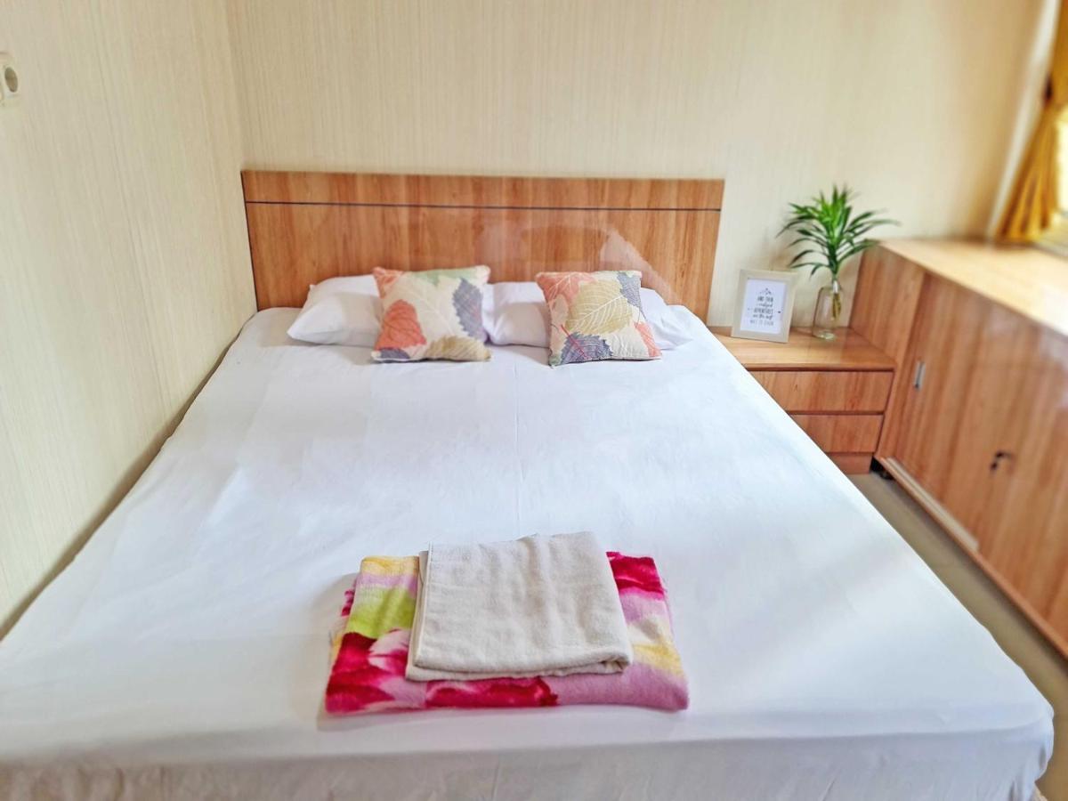 ג'קרטה 37 Guesthouse מראה חיצוני תמונה