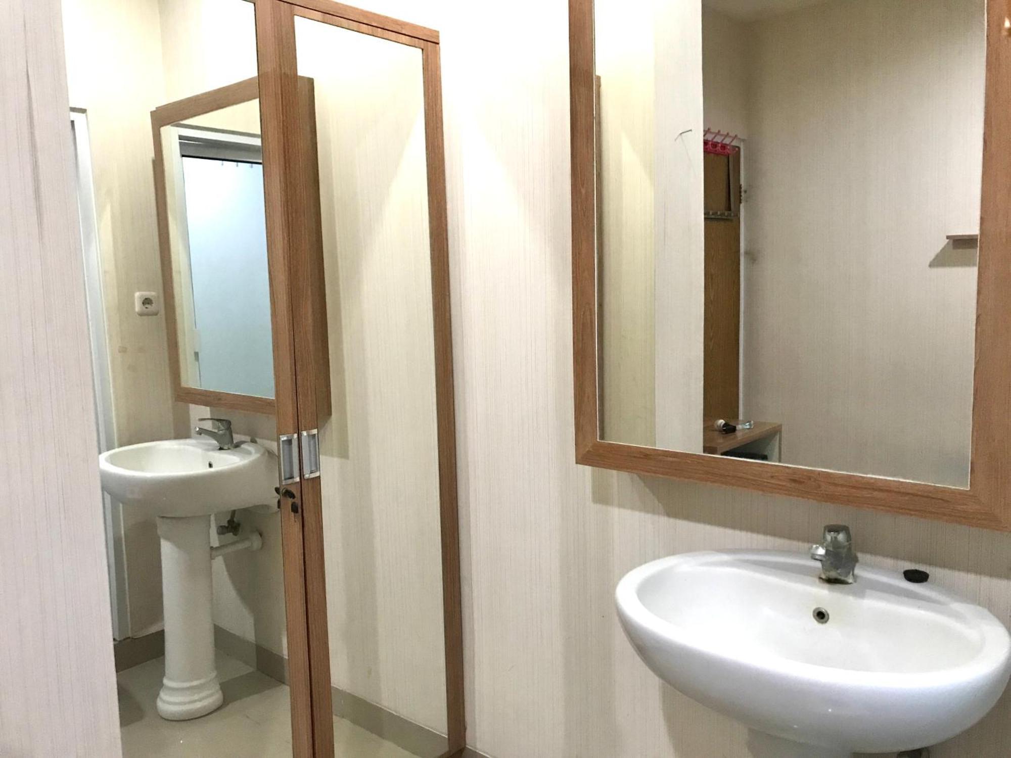 ג'קרטה 37 Guesthouse חדר תמונה